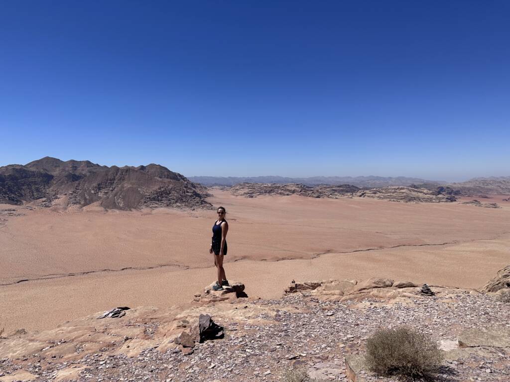 FRUGERE Manon sur les hauteurs du désert du Wadi Rum en Jordanie