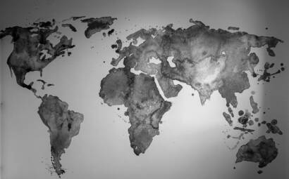 Mappemonde en aquarelle en noir et blanc
