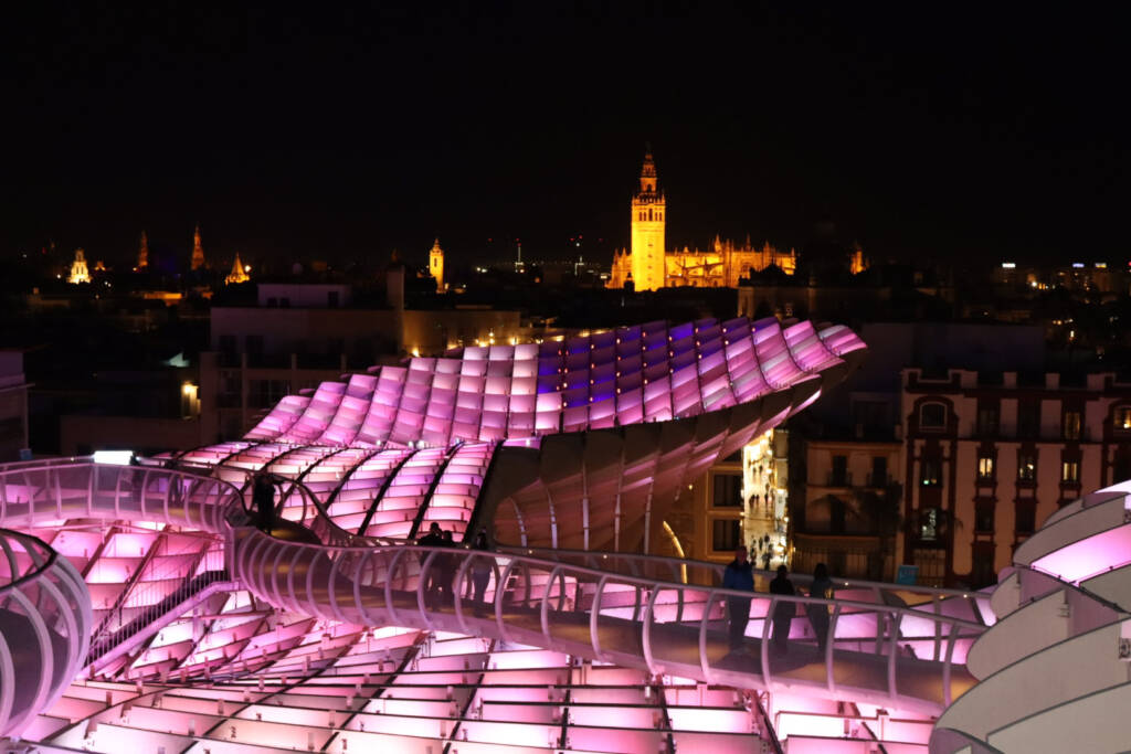 Spectacle "Aurora" à Las Setas à Séville avec vue sur la Giralda et la Cathédrale