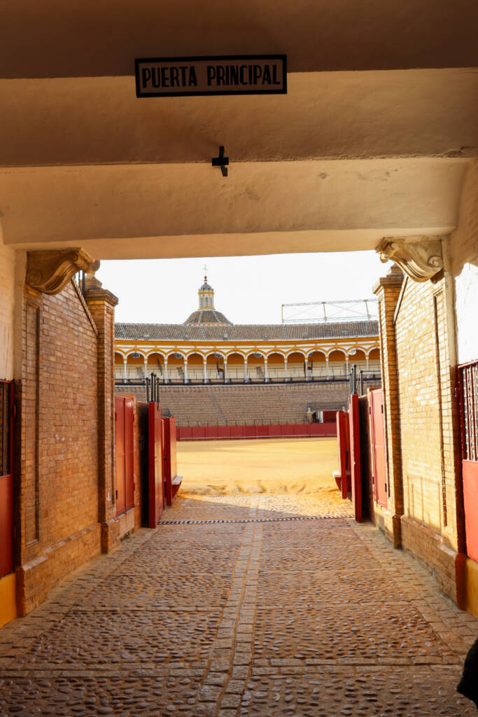 Porte principale des arènes de séville
