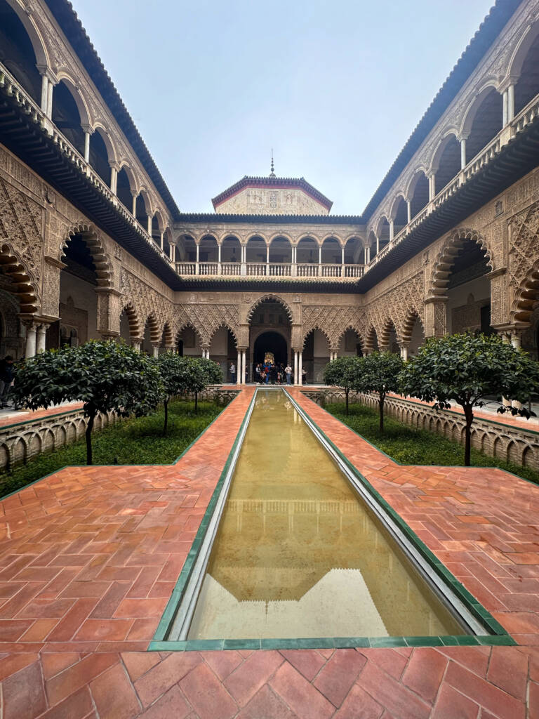 patio du real alcazar de séville