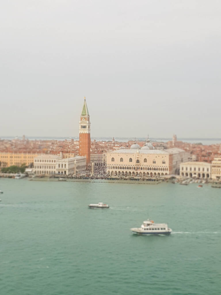 Vue sur Venise, le Grand Canap, le Campanile Saint Marc et le palais des Doges