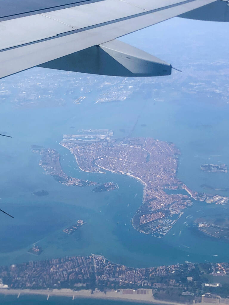 Vue aérienne depuis un avion de Venise