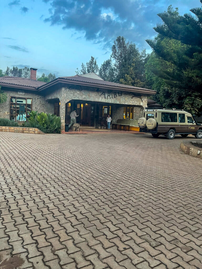 Entrée du Bougainvilla Lodge en Tanzanie