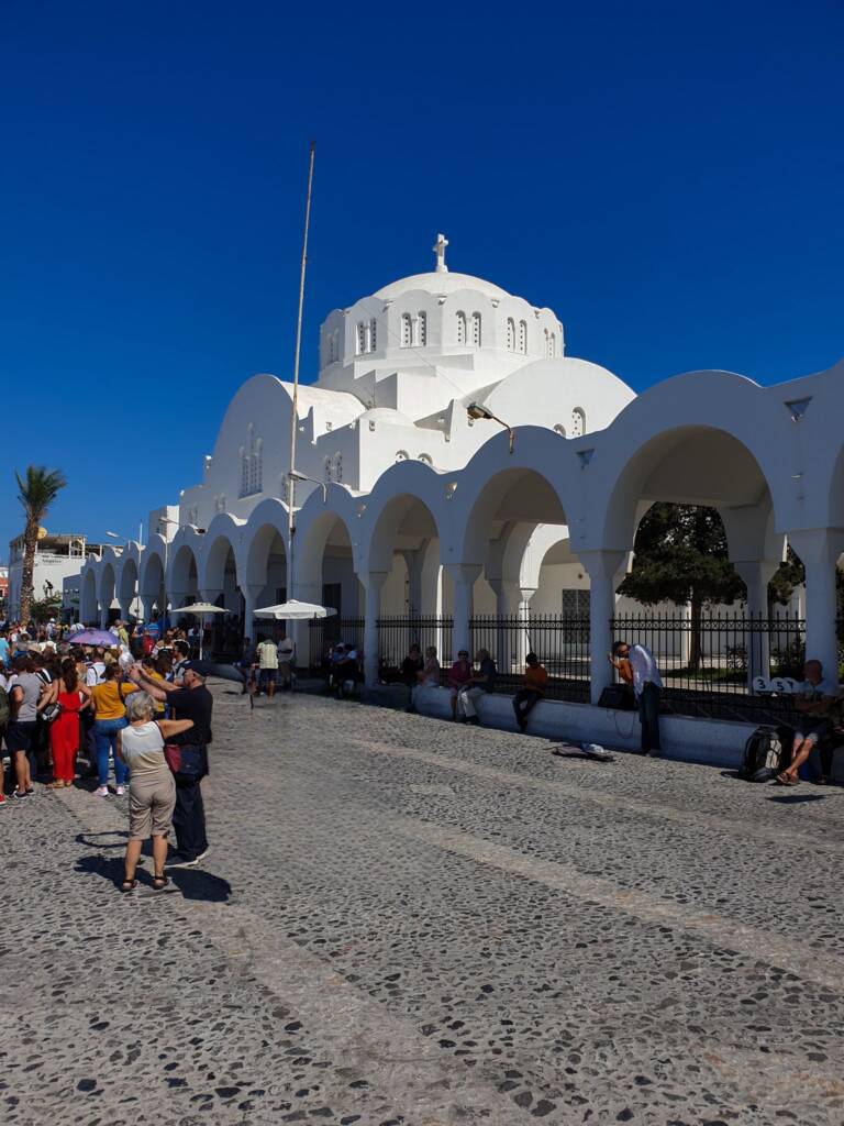 Église orthodoxe grecque à Fira, Grèce