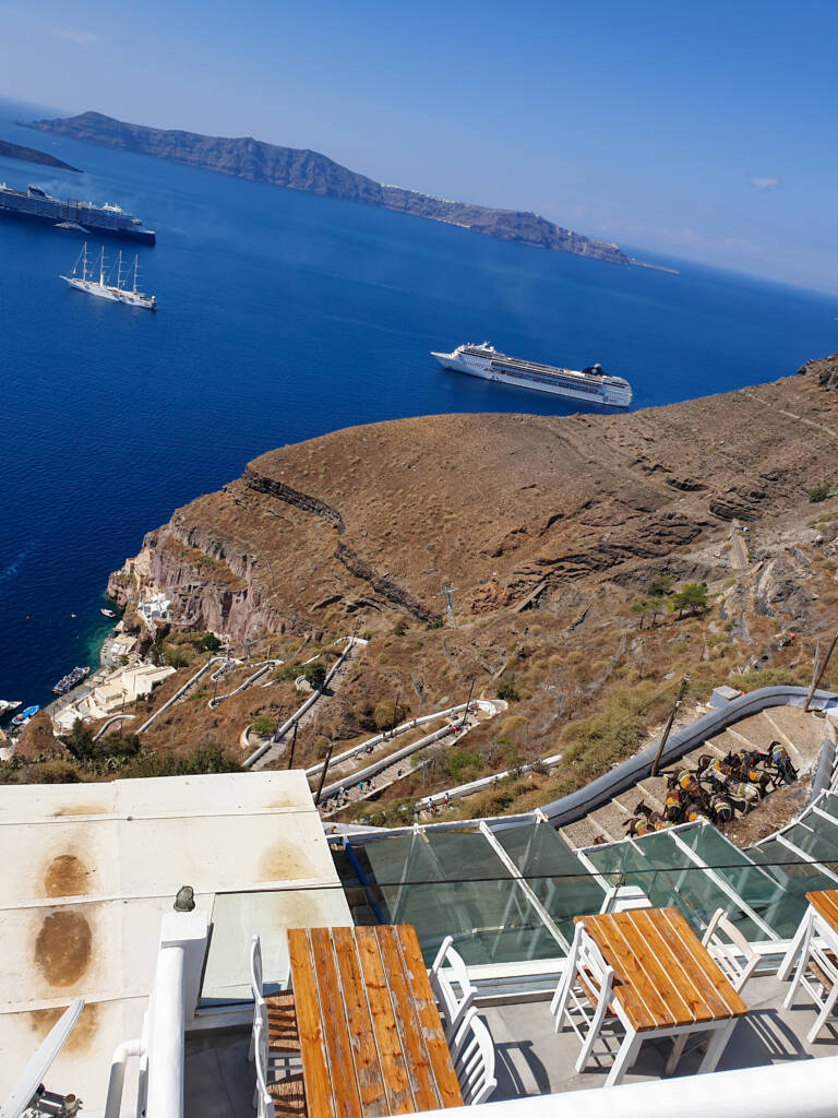 Escalier du port jusqu'à Fira