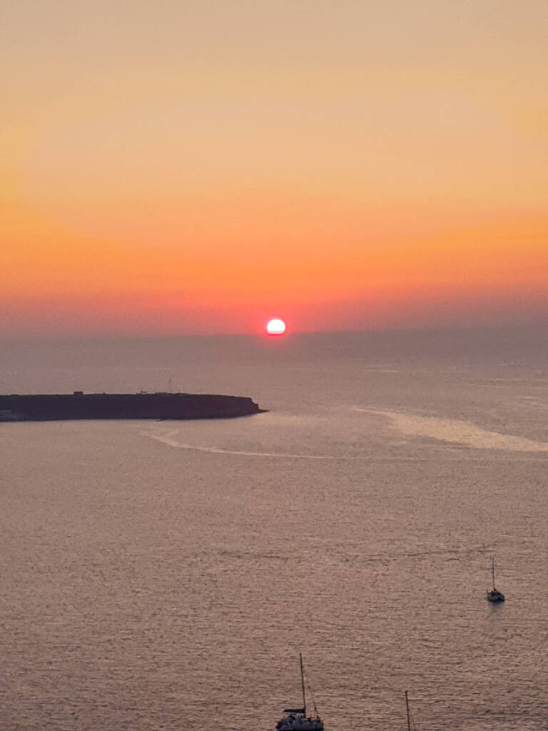 Sunset sur la mer Égée depuis Oia (Santorin)