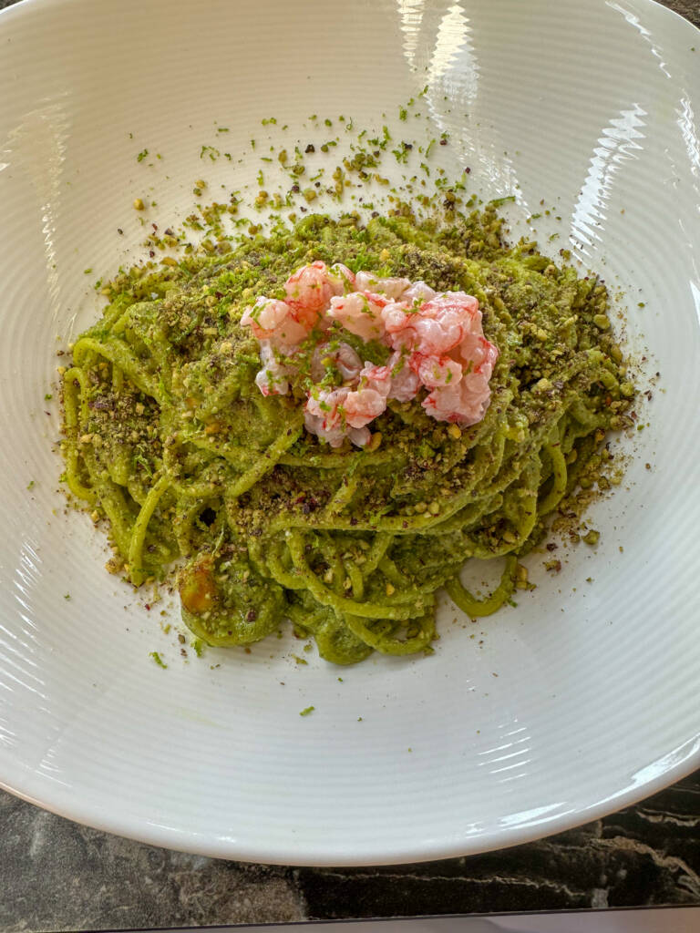 Spaghetti aux pistaches et crevettes