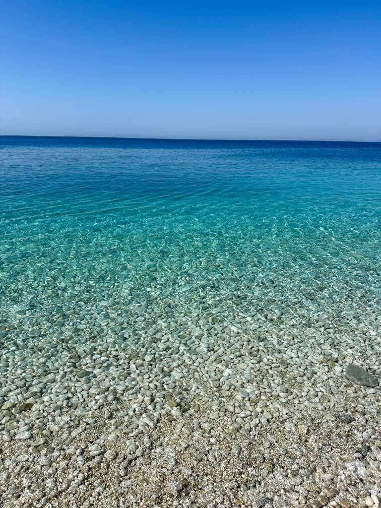 Eau de la mer transparente