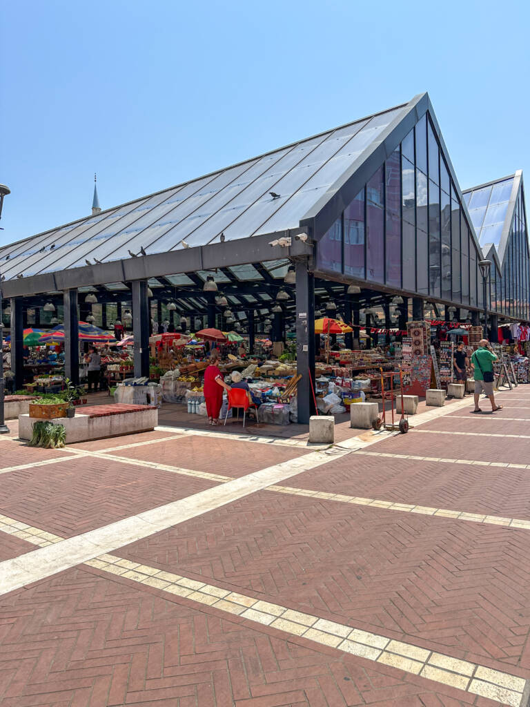 Bazar Pazari i Ri à Tirana en Albanie