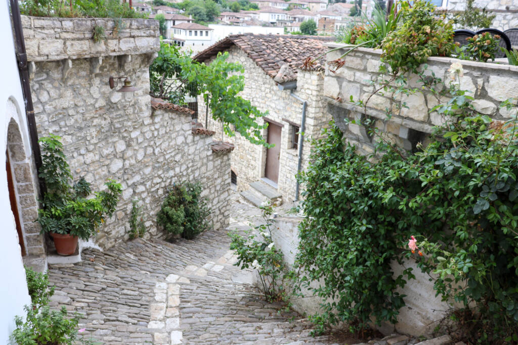 Rue de Berat en Albanie